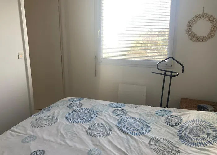 Duplex Face Avec Piscine, Quartier Golf, 2 Chambres, 2 Salles D'eau, Parking Prive - Fr-1-323-513 *